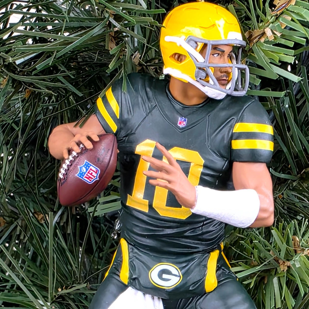 Jordan Love Green Bays Packers Football NFL Xmas Tree Ornament Holiday Jersey 10