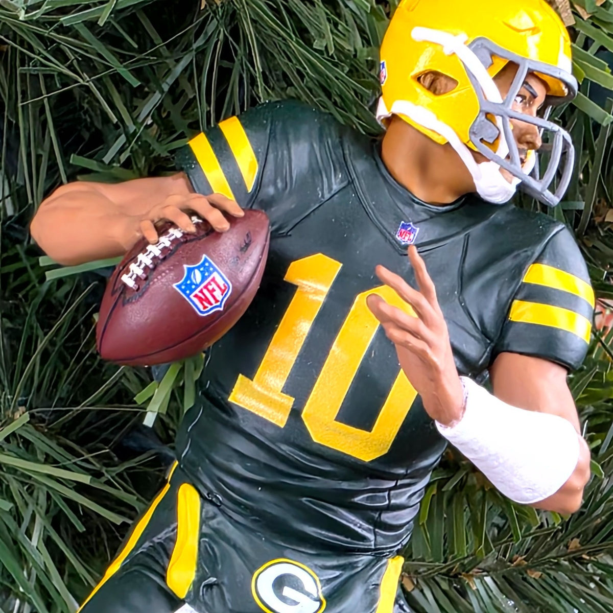 Jordan Love Green Bays Packers Football NFL Xmas Tree Ornament Holiday Jersey 10